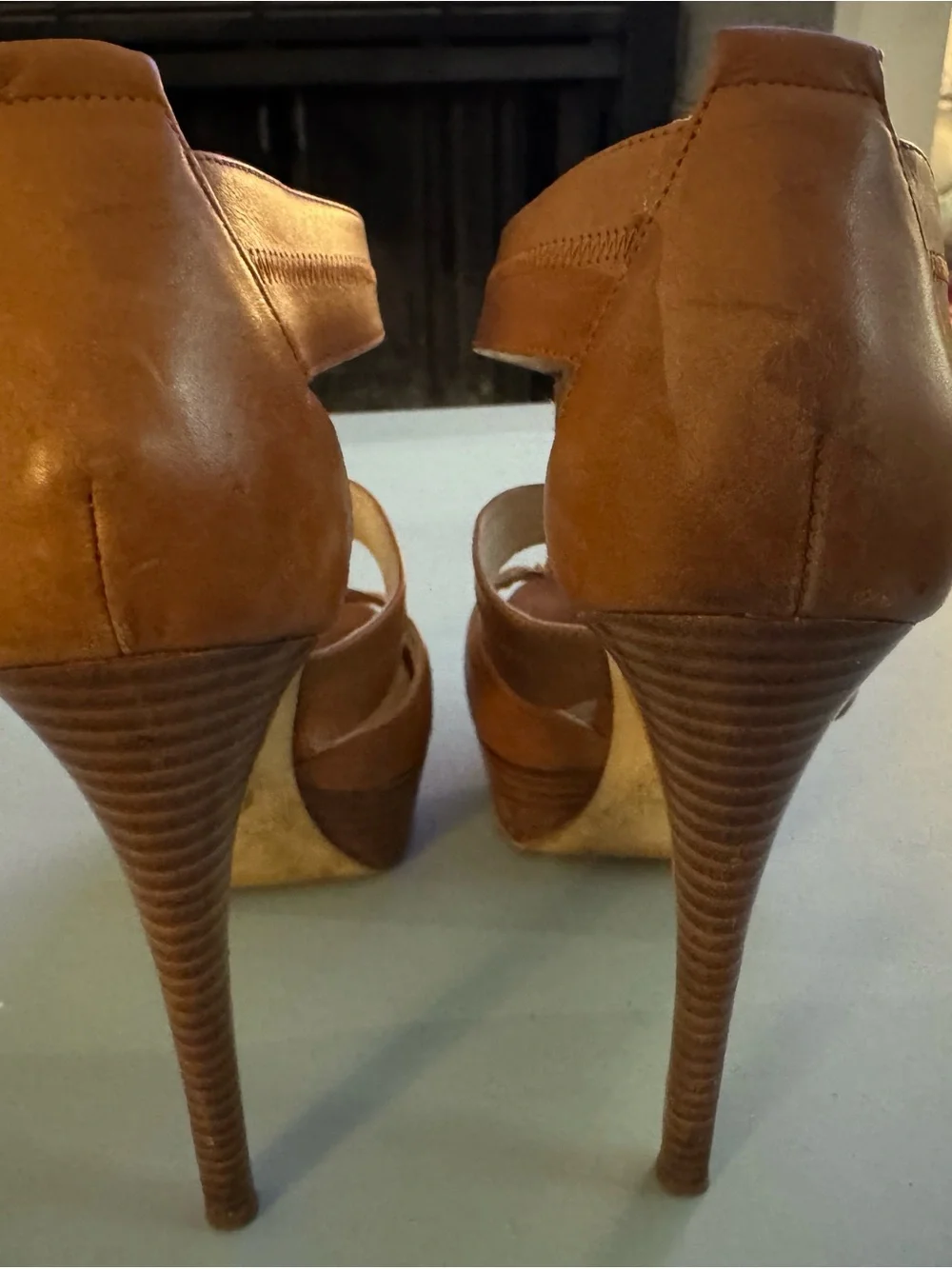 Michael Kors Women’s Tan Leather Platform Sandals with Gold Zip Accent Size 8.5